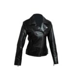 Chaqueta de cuero color negro con cierre cruzado, para mujer.