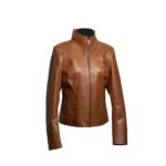 Chaqueta de cuero color café claro, para mujer, con cierre.