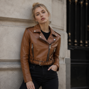 Chaqueta de Cuero Café Corta y Ligera